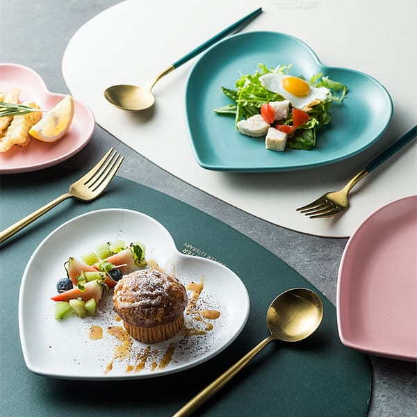 Heart-Shaped Dinner Plate - Creative Design